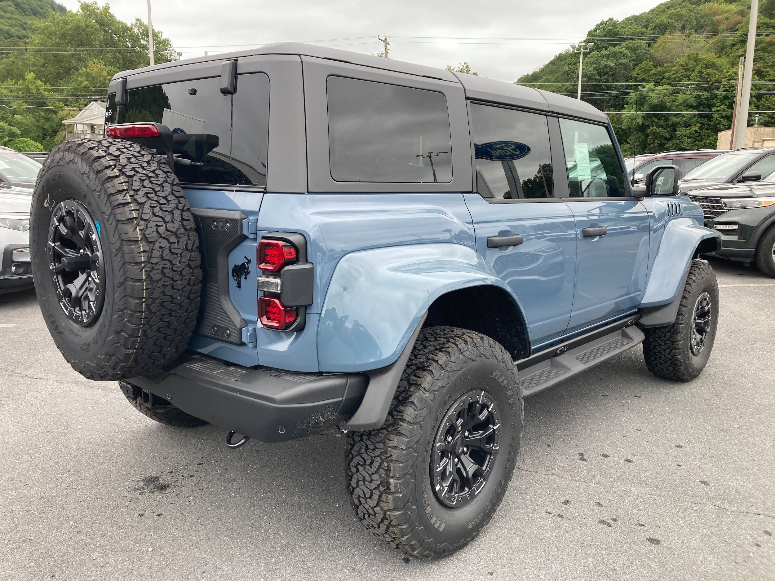 New 2025 Ford Bronco Raptor w/ Interior Carbon Fiber Pack AWD/4WD image 4