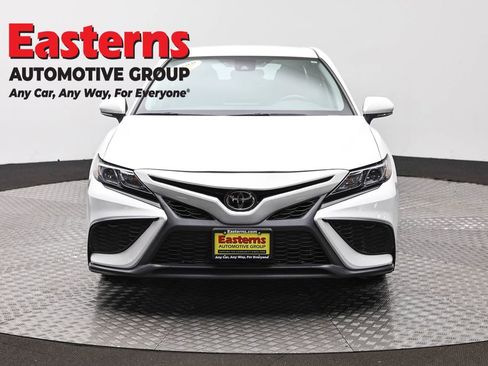 Used 2024 Toyota Camry SE FWD image 2