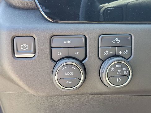 Used 2023 Chevrolet Silverado 1500 RST AWD/4WD image 31
