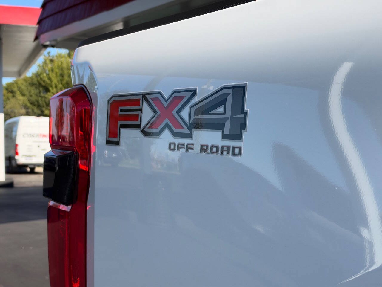 Used 2024 Ford F350 Limited w/ FX4 Off-Road Package AWD/4WD image 13