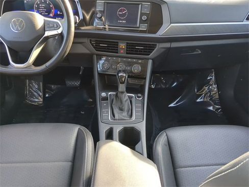 Certified 2023 Volkswagen Jetta SE w/ Panoramic Sunroof Package image 14