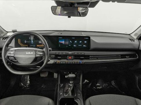 Used 2025 Kia K4 FWD image 26