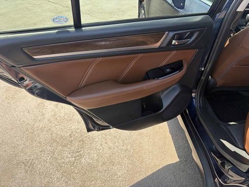 Used 2018 Subaru Outback 2.5i Touring image 19