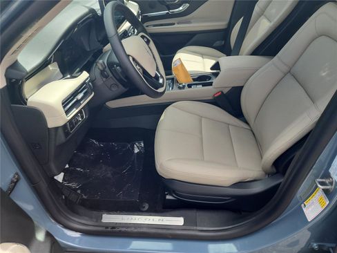 New 2026 Lincoln Corsair Premiere image 18