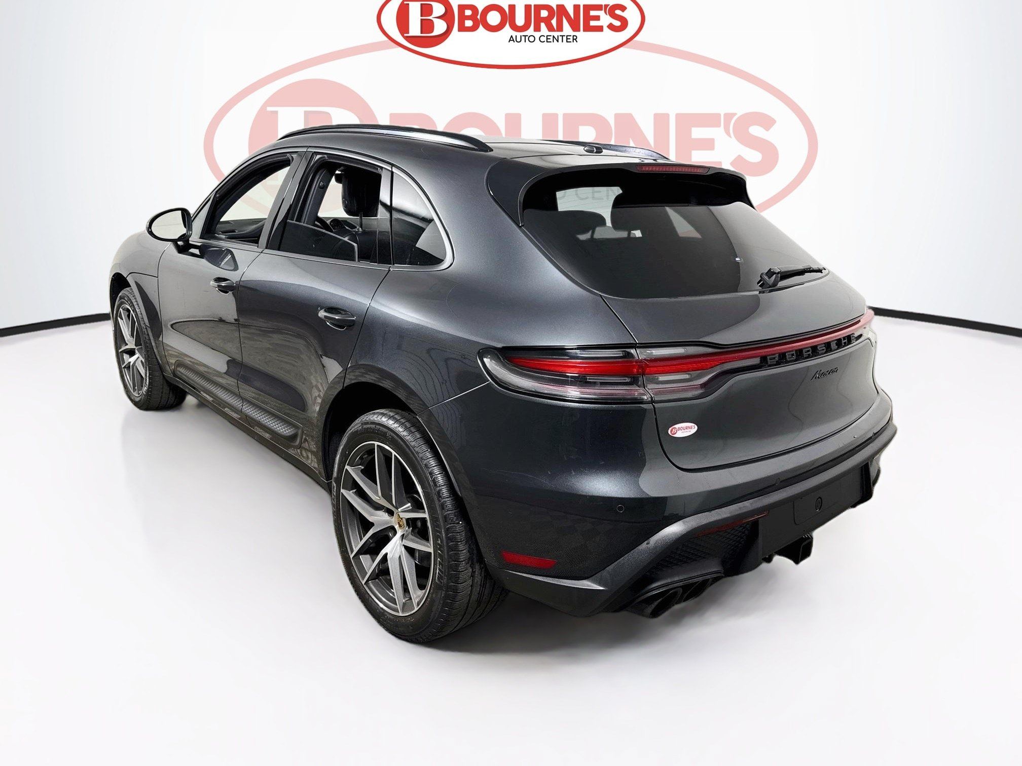 Used 2023 Porsche Macan AWD/4WD image 9