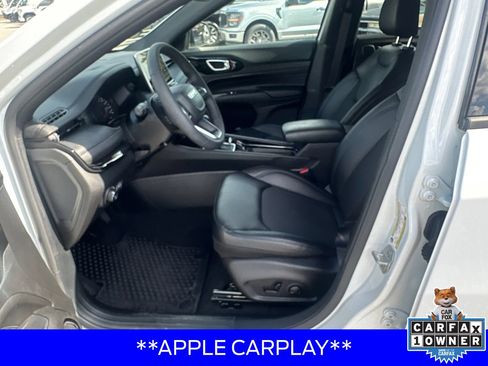 Used 2026 Jeep Compass Latitude w/ Sun and Sound Group AWD/4WD image 9