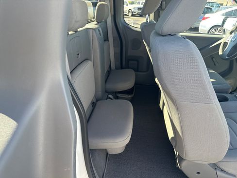 Used 2019 Nissan Frontier S image 16