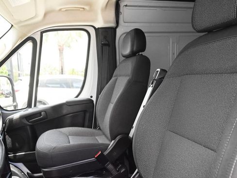 Used 2023 RAM ProMaster 2500 FWD image 10