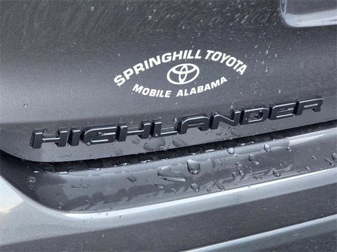 Certified 2025 Toyota Highlander Limited image 38