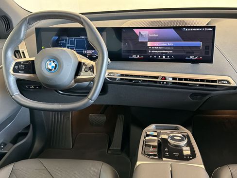 Used 2025 BMW iX xDrive50 w/ Premium Package AWD/4WD image 28