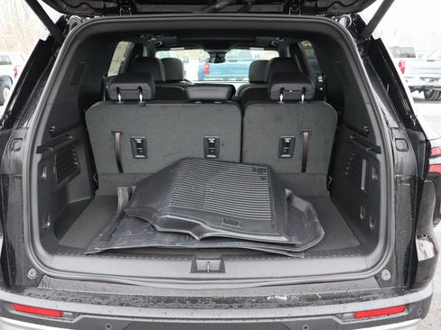 Used 2025 Chevrolet Traverse LT w/ Sun and Wheel Package image 25