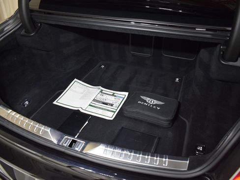 Certified 2020 Bentley Flying Spur W12 image 41