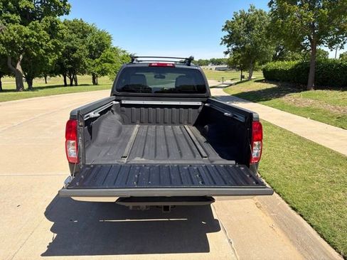 Used 2012 Nissan Frontier SL RWD image 6
