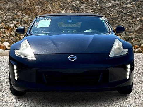 Used 2014 Nissan 370Z Touring w/ Sport Package image 3