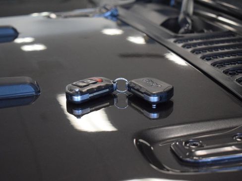 Used 2018 Jeep Wrangler Unlimited Sport S AWD/4WD image 11