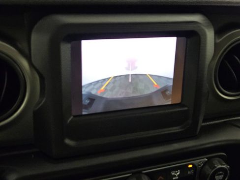Used 2022 Jeep Gladiator Sport AWD/4WD image 14