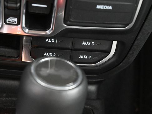 Used 2023 Jeep Wrangler Unlimited Sahara AWD/4WD image 23