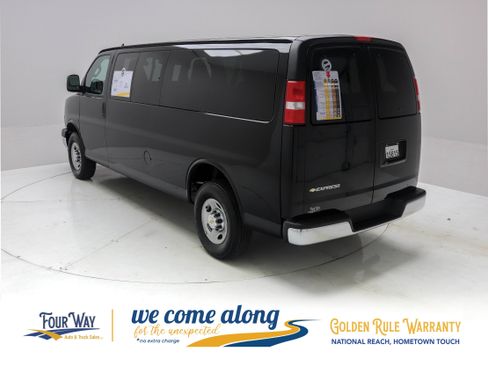 Used 2025 Chevrolet Express 3500 LT w/ LT Preferred Equipment Group RWD image 6