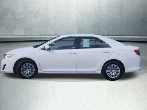 Used 2012 Toyota Camry LE FWD image 24
