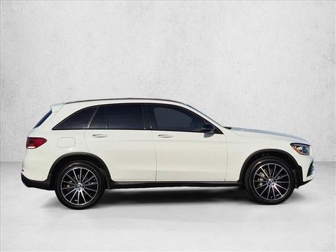 Used 2022 Mercedes-Benz GLC 300 image 4