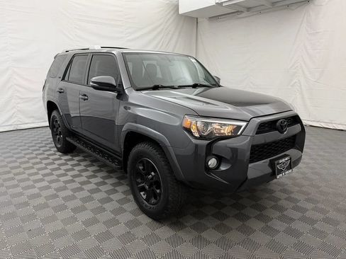 Used 2018 Toyota 4Runner SR5 Premium w/ Wilderness Package AWD/4WD image 4