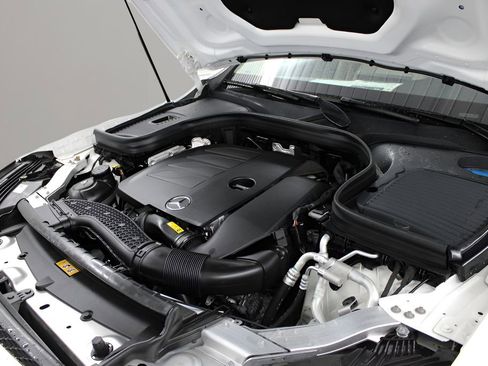 Used 2022 Mercedes-Benz GLC 300 image 40