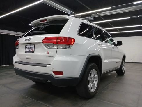 Used 2017 Jeep Grand Cherokee Laredo AWD/4WD image 40