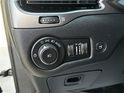 Used 2020 Jeep Cherokee Limited image 31