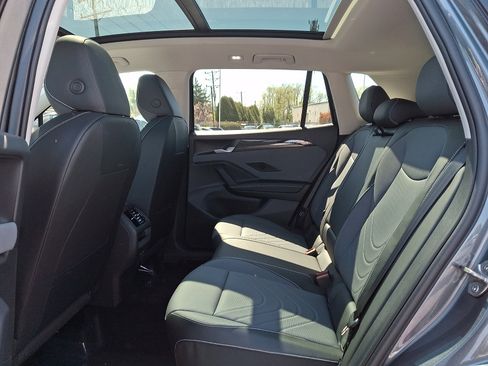 New 2026 Volkswagen Tiguan SE AWD/4WD image 6
