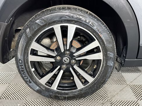 Used 2019 Nissan Kicks SV image 38