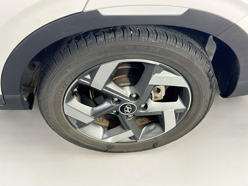 Used 2023 Hyundai Venue Limited FWD image 30