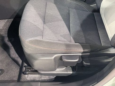Used 2024 Chevrolet Trax RS FWD image 20