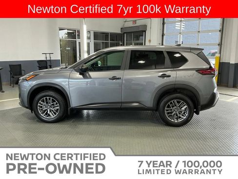 Used 2023 Nissan Rogue S AWD/4WD image 3