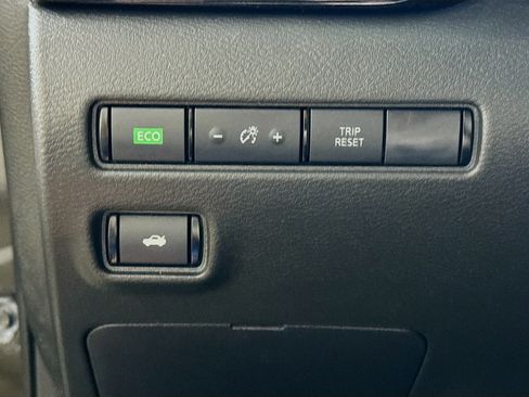 Used 2021 Nissan Sentra SR w/ SR Premium Package FWD image 14
