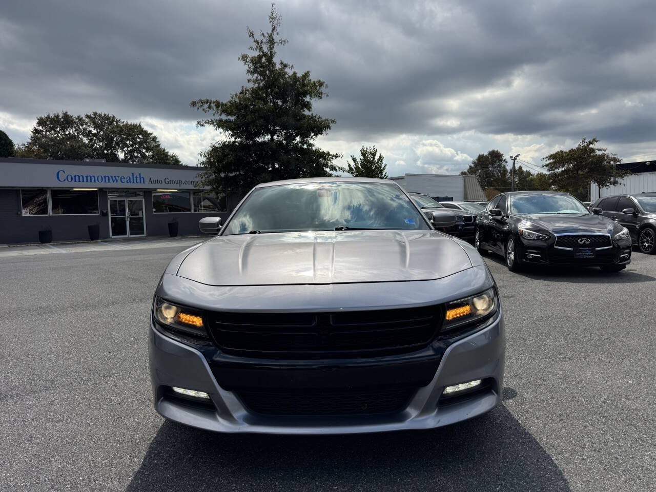 Used 2018 Dodge Charger R/T RWD image 2