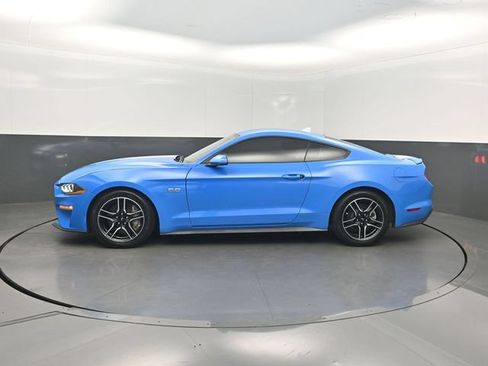 Used 2022 Ford Mustang GT w/ Equipment Group 301A RWD image 2