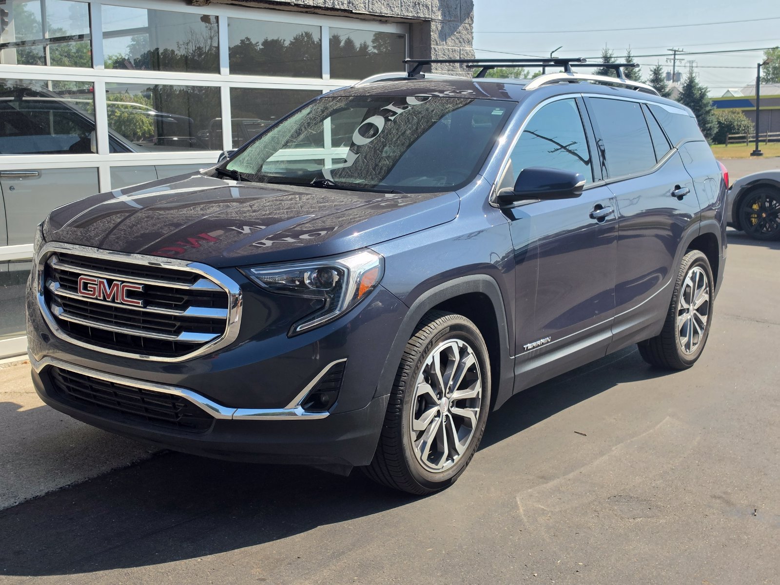 Used 2019 GMC Terrain SLT w/ Preferred Package AWD/4WD image 1