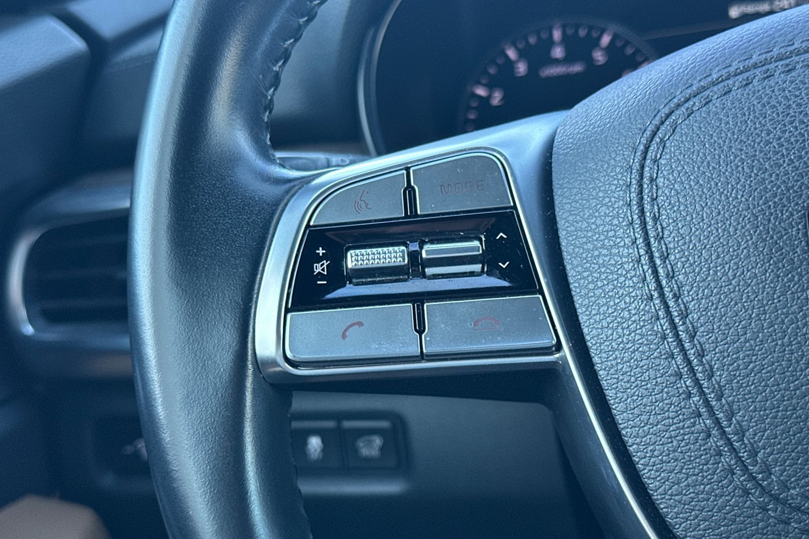 Used 2022 Kia Telluride SX w/ Towing Package FWD image 37