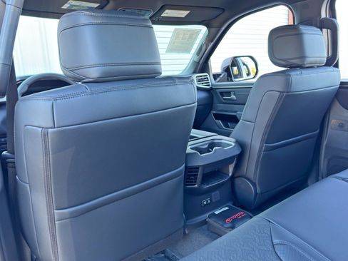 Used 2025 Toyota Tundra Limited image 36