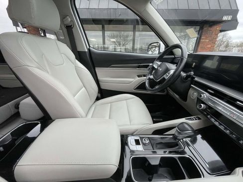 Certified 2023 Kia Telluride S w/ S Sunroof Package image 16