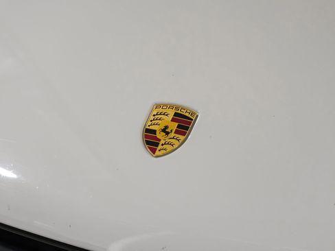 Used 2023 Porsche Macan Turbo image 57