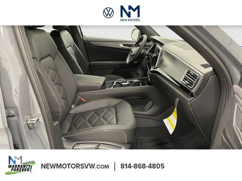 New 2026 Volkswagen Atlas Cross Sport SE image 13