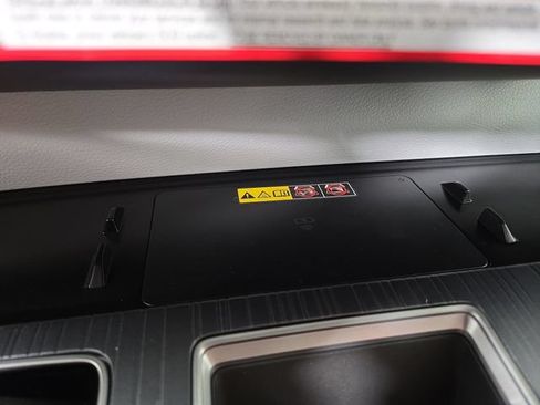 New 2026 Toyota Sienna XLE FWD image 28
