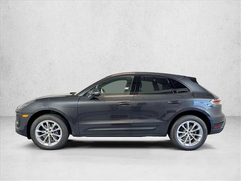 Certified 2026 Porsche Macan AWD/4WD image 2