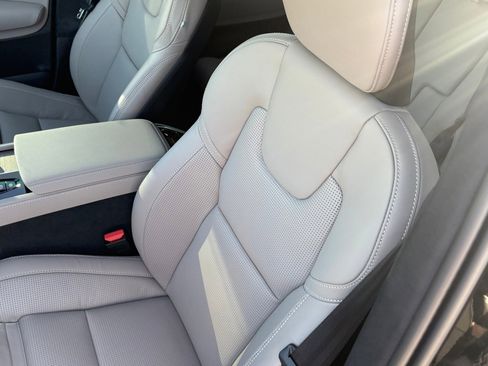 New 2026 Volvo XC90 B5 Ultra w/ Lounge Package image 13