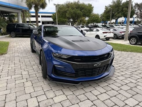 Used 2019 Chevrolet Camaro SS RWD image 17