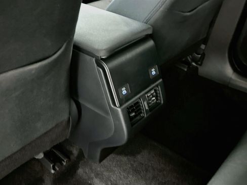 Used 2024 Subaru Solterra AWD/4WD image 28