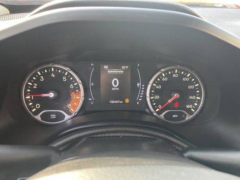 Used 2017 Jeep Renegade Altitude image 28