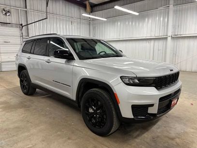 Used 2025 Jeep Grand Cherokee L Altitude