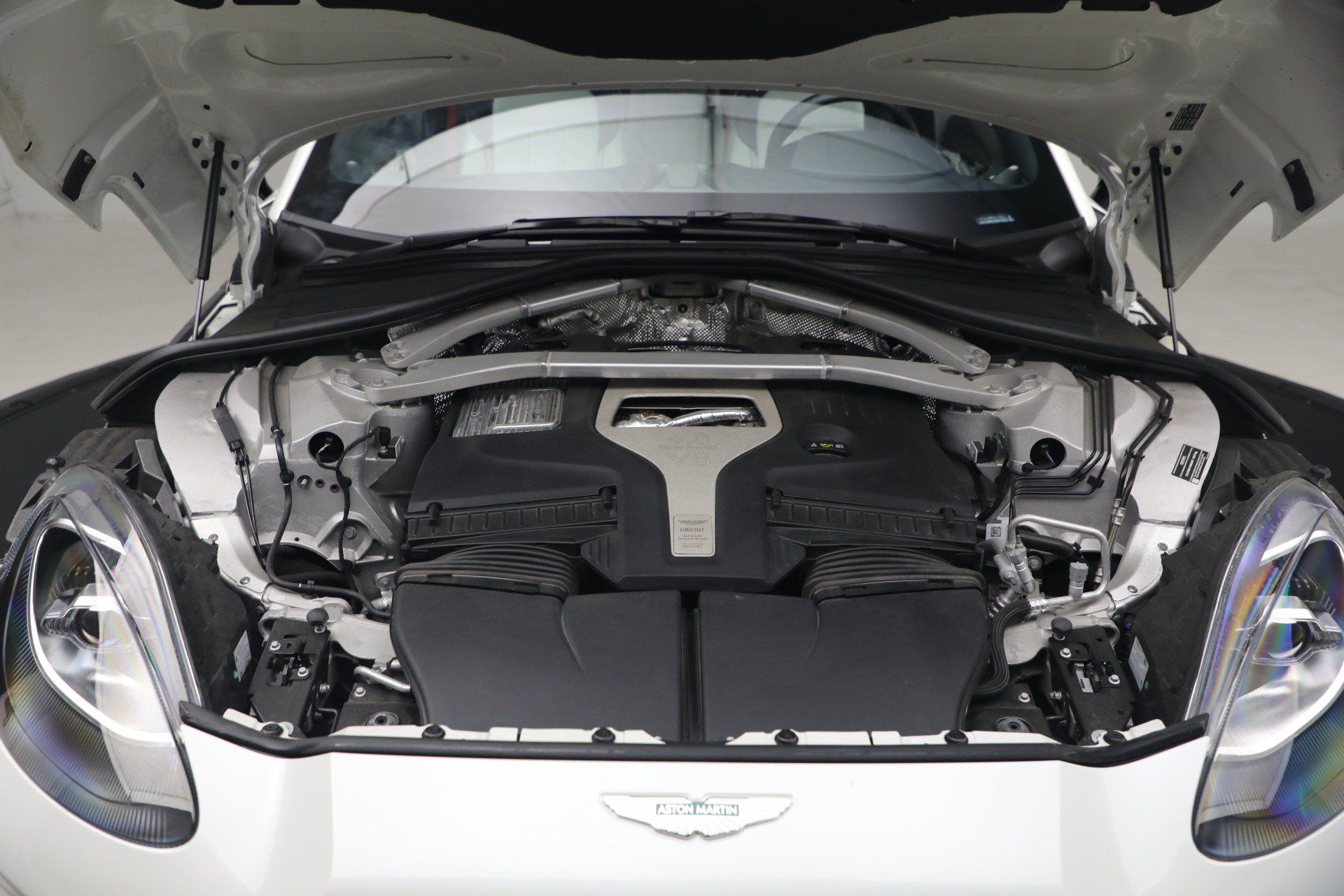 Used 2025 Aston Martin DBX 707 AWD/4WD image 40